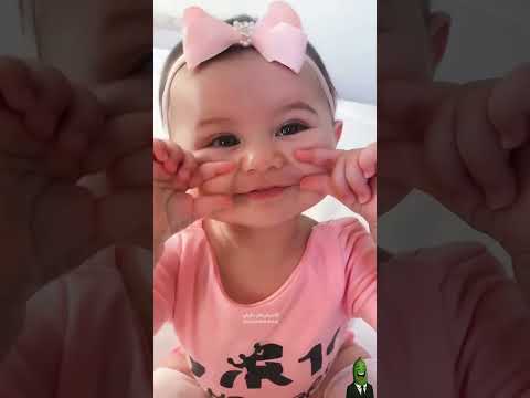 طفلة عراقية جميلة جدا ترقص على اغنية ياعمري خليك حدي😍💃