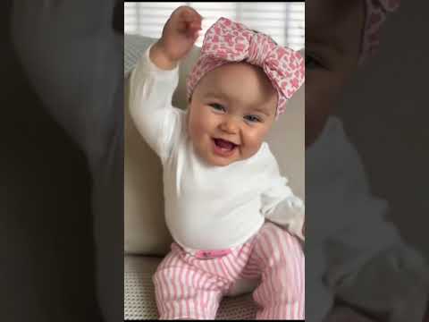 طفلة جميلة بعمر شهرين ترقص وتغني أغنيه بدنئ نروق وتصدم الكل 💃😱