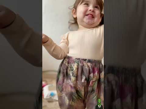 طفلة تركية جميلة جداً ترقص على اغنبة بدي انا شو بدي 😍💃