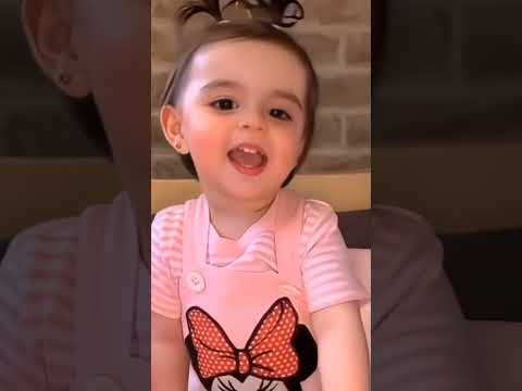 طفلة جميله تغني لا بدنئ نروق 😍💃