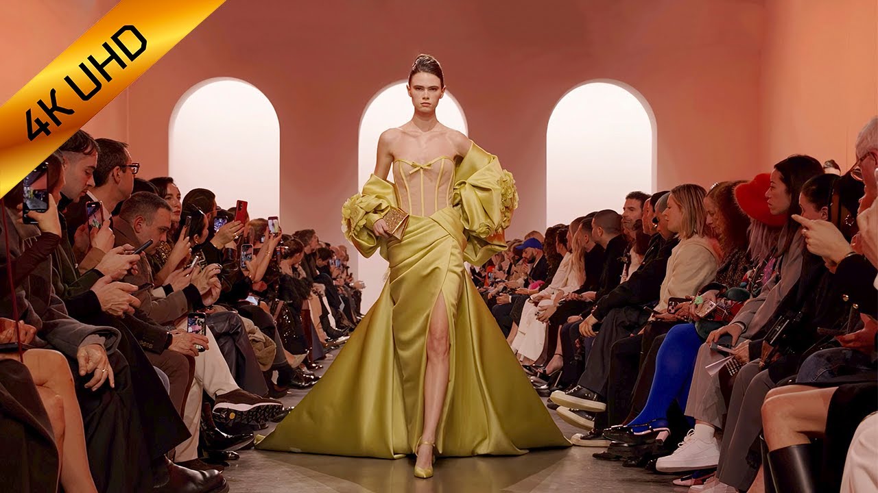 إيلي صعب للأزياء الراقية، مجموعة ربيع/صيف 2025، أسبوع الموضة في باريس.