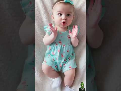 طفلة سوريا بعمر شهر ترقص على اغنية بدنا نروء شوي 😍💃