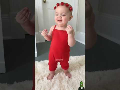 طفلة سوريا جميلة بعمر شهر تقلد حركات الكبار 😂😍